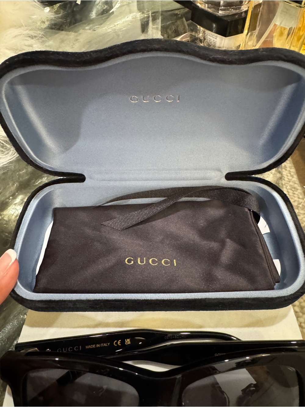 Gucci Glossy Black Sunglasses - New! Never worn! - Picture 3 of 10